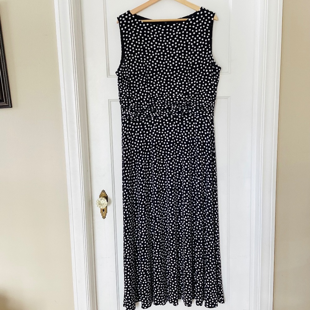 Dressbarn Long Stretch Polka Dot Black White Dress Size 14 Rushed Waist Classic